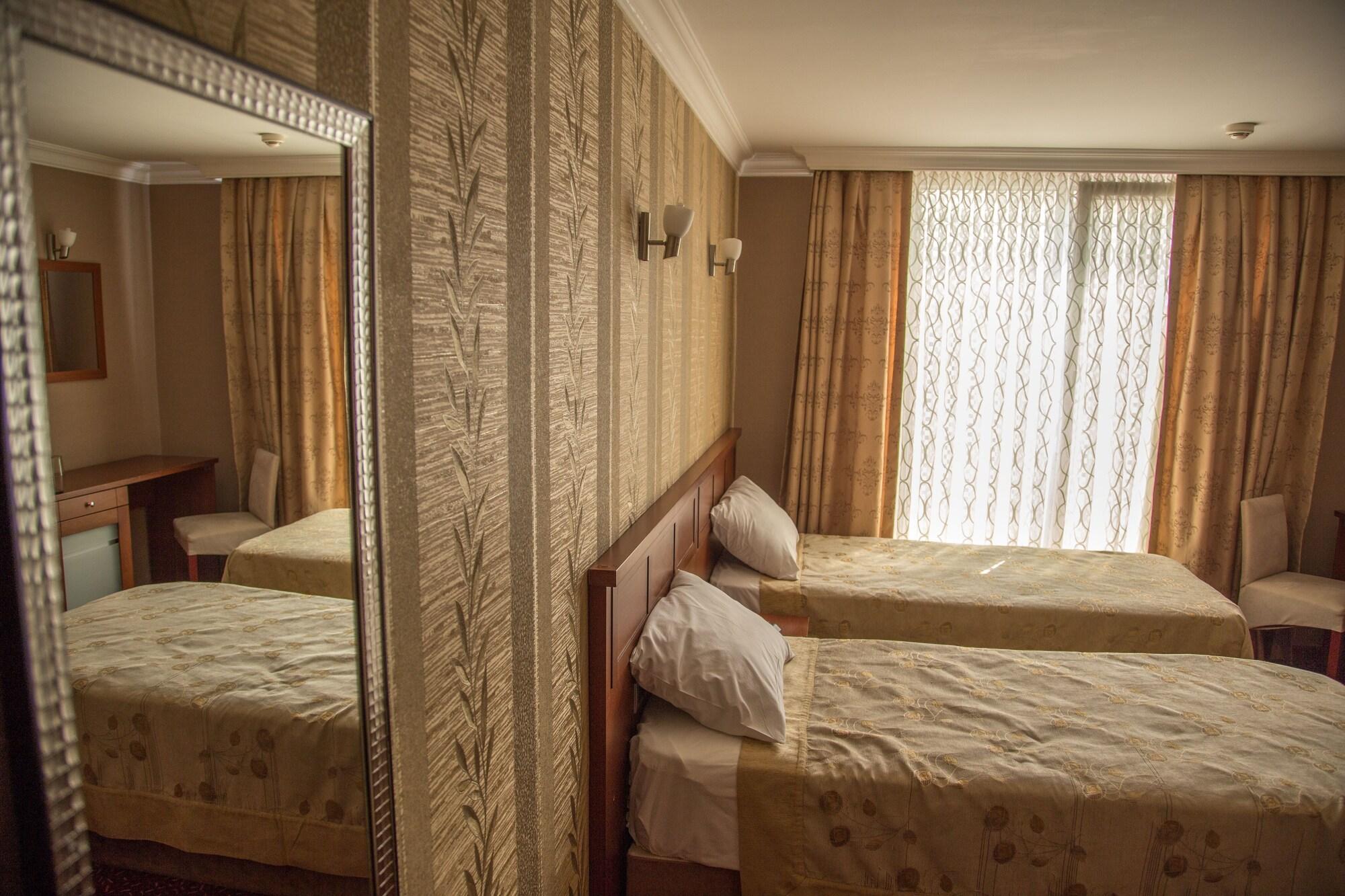 Grand Merin Airport Hotel Istanbul Bagian luar foto