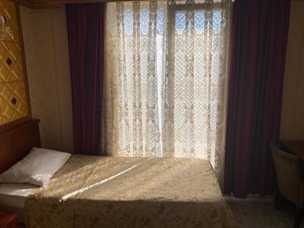 Grand Merin Airport Hotel Istanbul Bagian luar foto