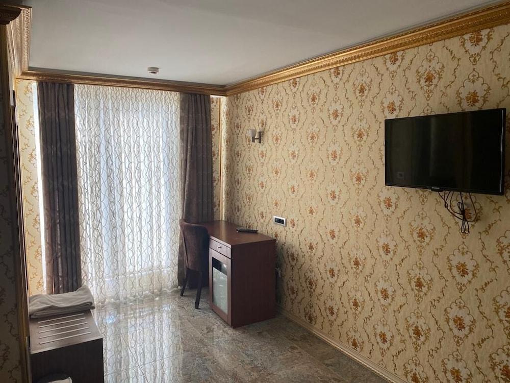 Grand Merin Airport Hotel Istanbul Bagian luar foto