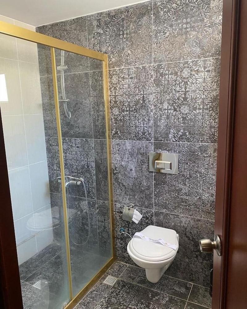 Grand Merin Airport Hotel Istanbul Bagian luar foto