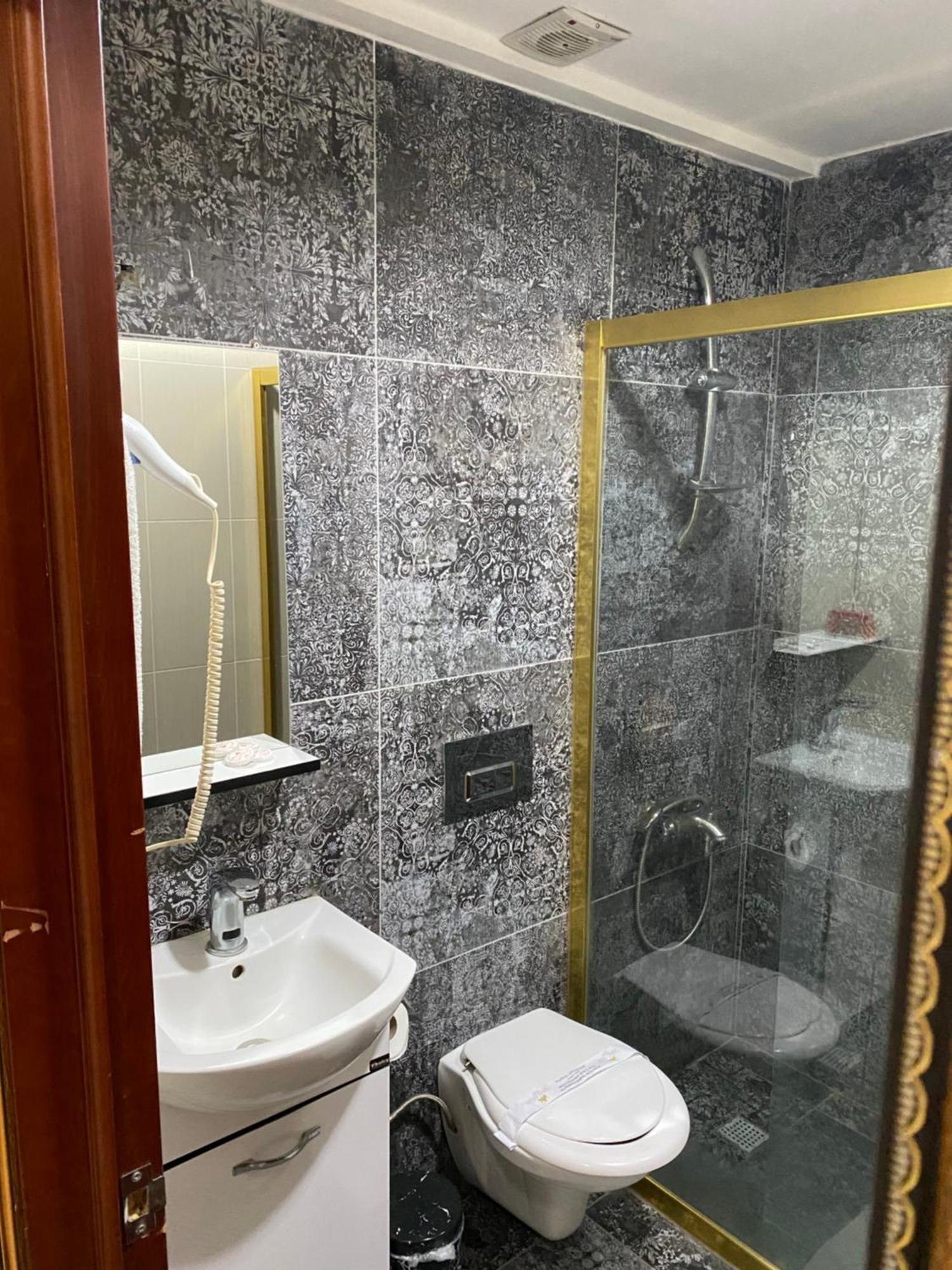 Grand Merin Airport Hotel Istanbul Bagian luar foto